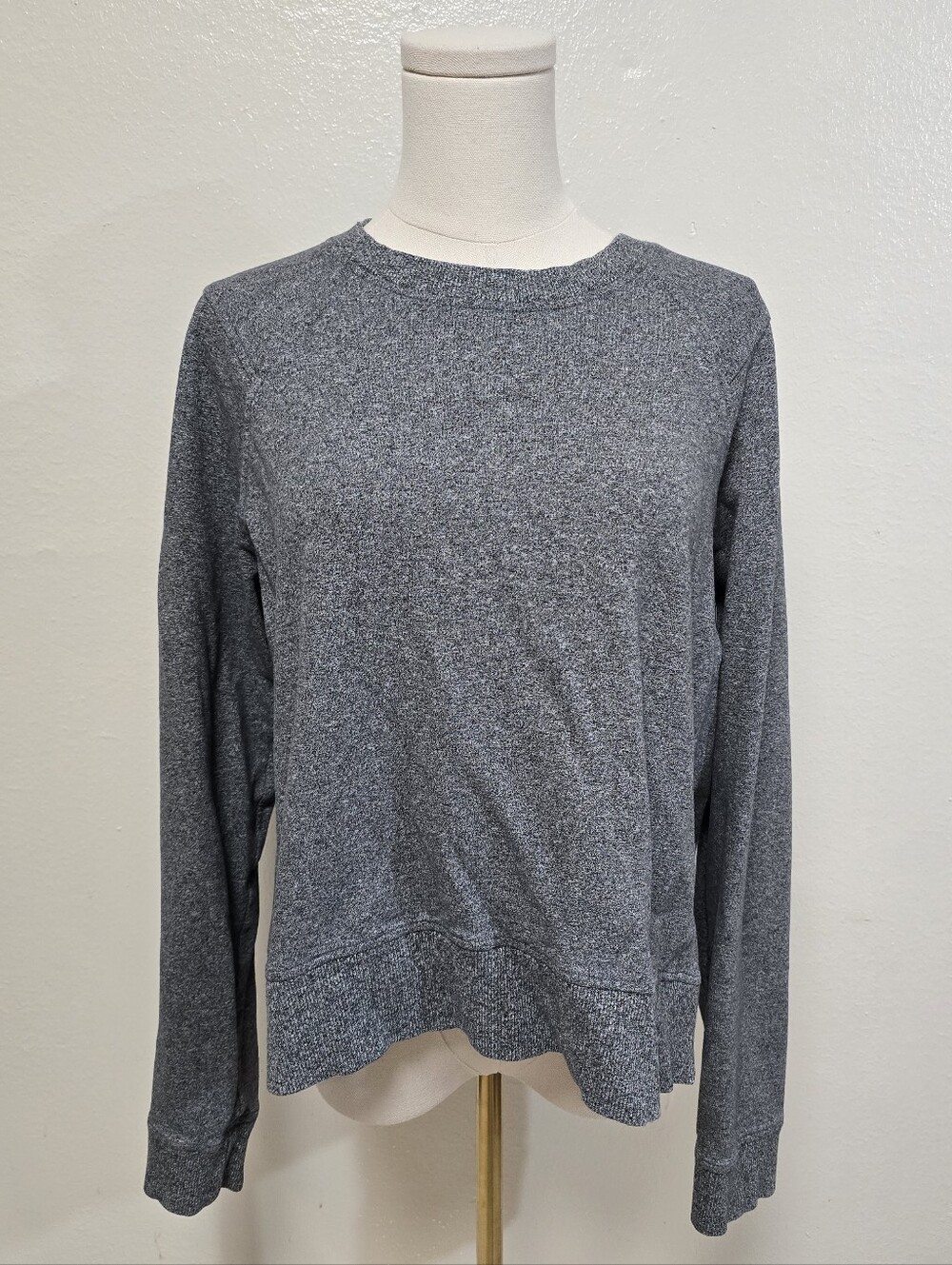 Lululemon Crewneck Heather Gray Sweatshirt Size 10